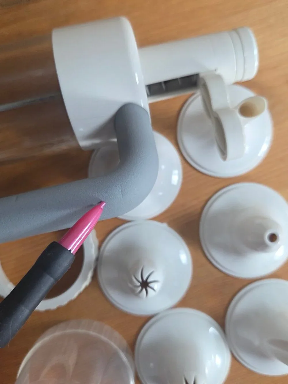 Pampered Chef Easy Accent Decorator, 1778 6 Tips, Decorator, Cap, Instructions